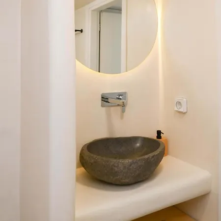 Seaclusion Santorini Kamári